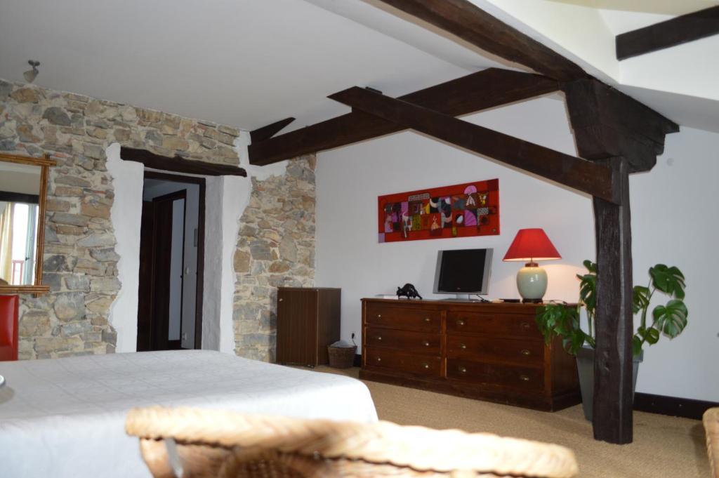 Bed and Breakfast La Ferme Ostalapia Ahetze Habitación foto
