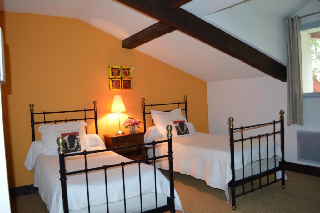 Bed and Breakfast La Ferme Ostalapia Ahetze Habitación foto