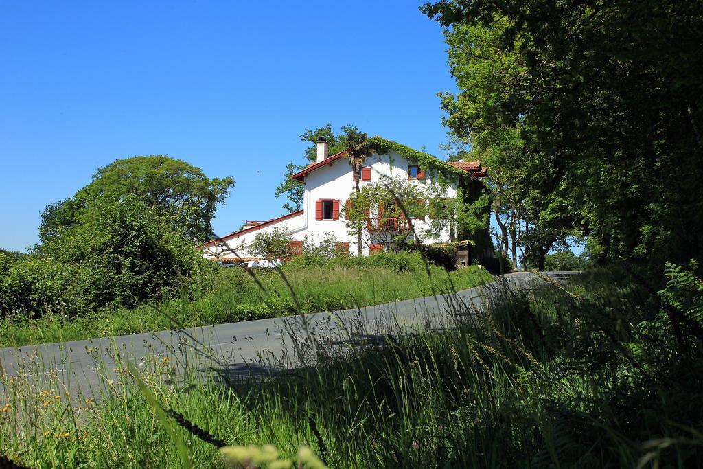 Bed and Breakfast La Ferme Ostalapia Ahetze Exterior foto